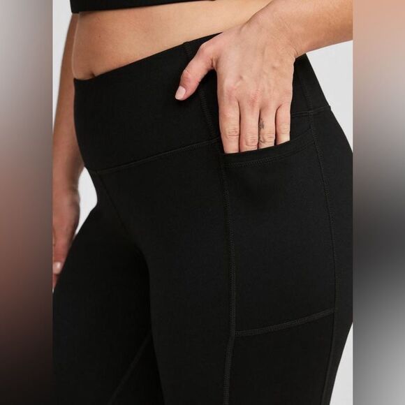 Torrid Active Black Capri side pocket Leggings Size 2 2X Plus size - Picture 13 of 14